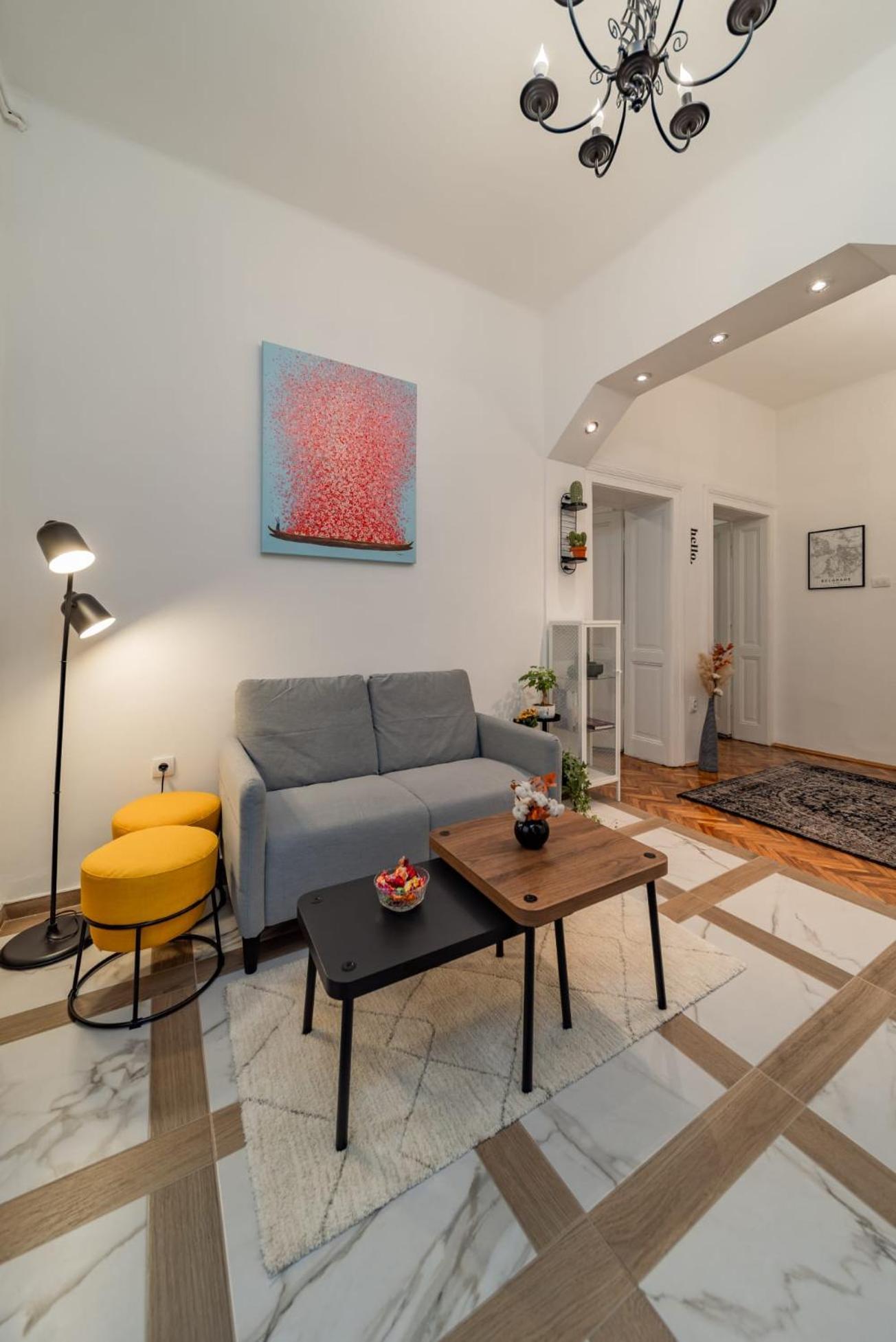 Capitol Apartment *