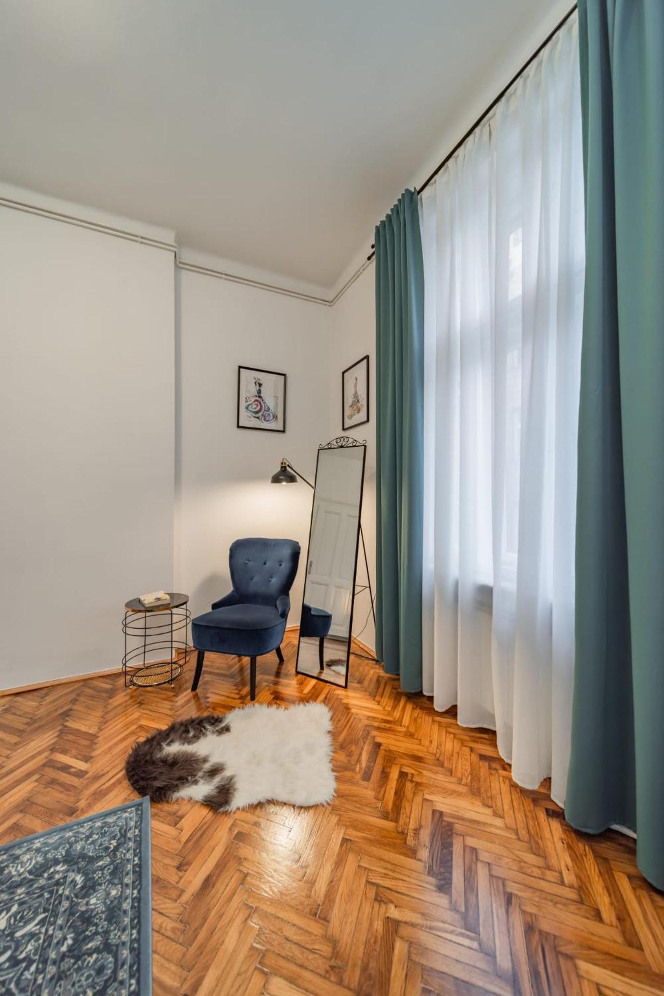 Capitol Apartment